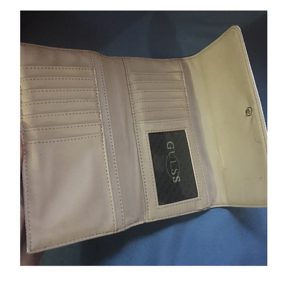 SOLD❣️Authentic GUESS Wallet - Picture 2 of 4